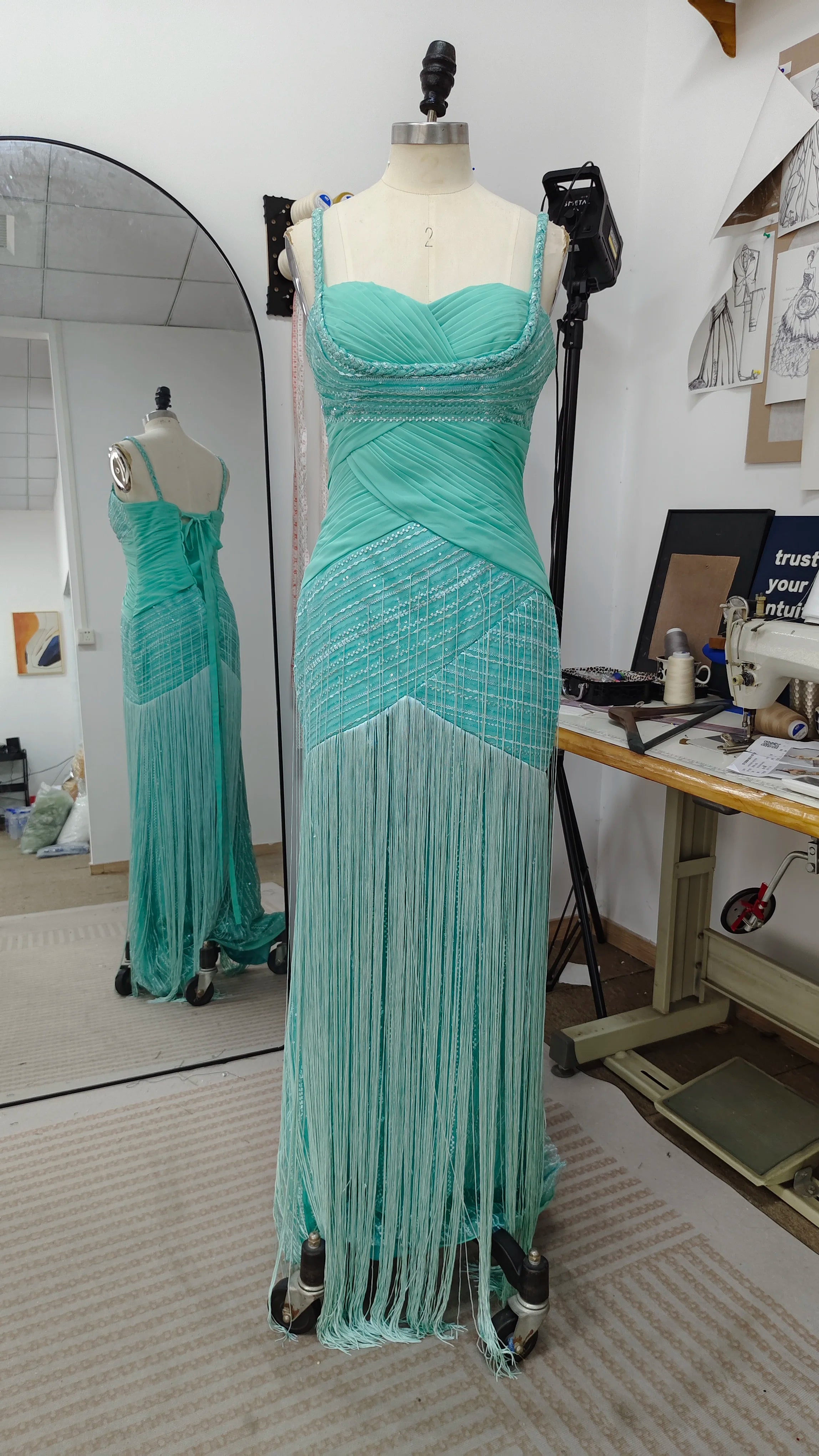 Mila Spaghetti Strap Pleats Prom Dresses Mint Green Sleeveless Customized Formal Evening Sweep Train vestidos de fiesta