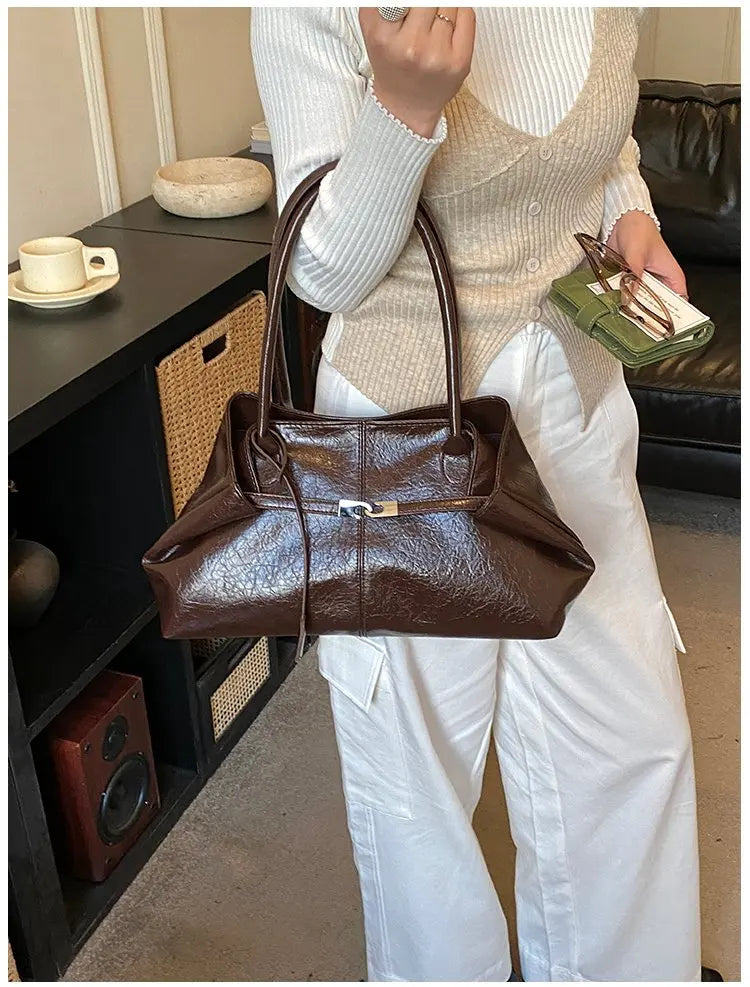 2026 New Large Capacity Soft Leather Pleated Women's Handbag Retro Commuter Tote Bag Quality Single Shoulder Slant Bag