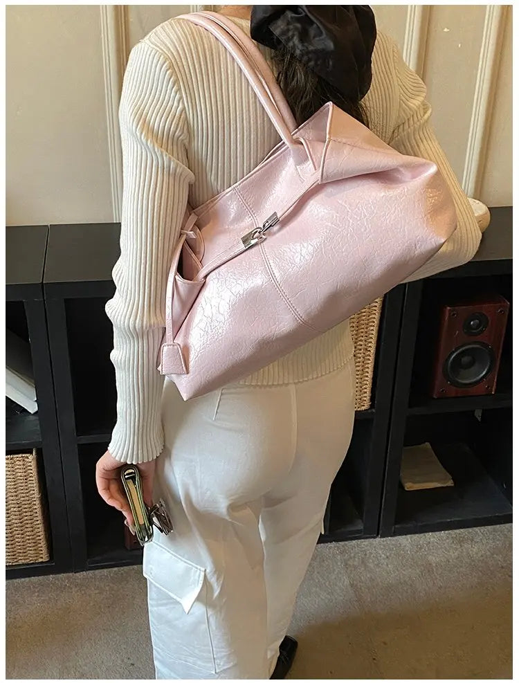 2026 New Large Capacity Soft Leather Pleated Women's Handbag Retro Commuter Tote Bag Quality Single Shoulder Slant Bag