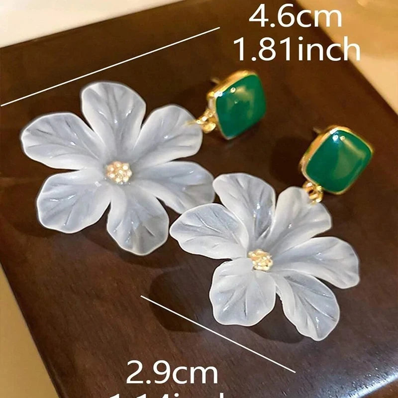 White Flower Charm Square Metal Green Epoxy Drop Earrings For Women Bohemia Romantic Camellia Flower Dangle Earrings Luxury