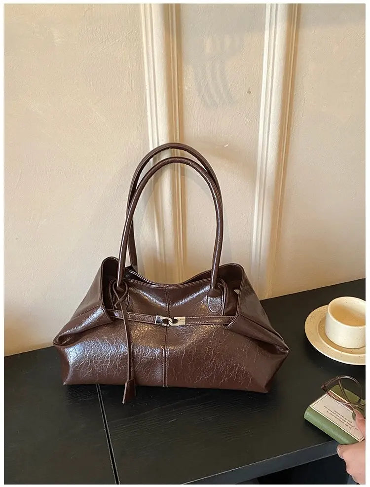 2026 New Large Capacity Soft Leather Pleated Women's Handbag Retro Commuter Tote Bag Quality Single Shoulder Slant Bag