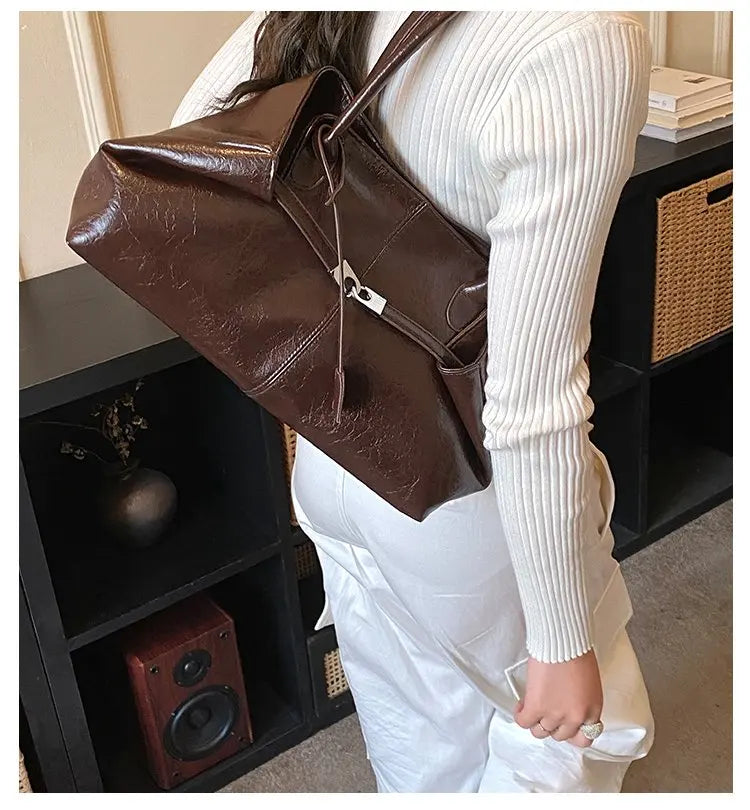 2026 New Large Capacity Soft Leather Pleated Women's Handbag Retro Commuter Tote Bag Quality Single Shoulder Slant Bag