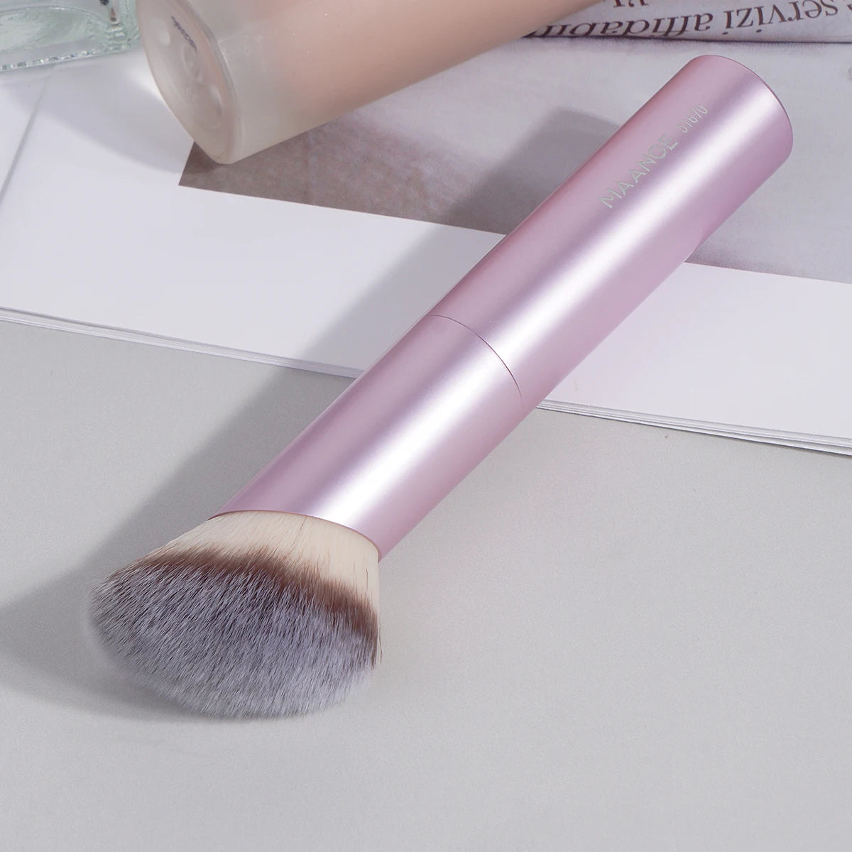 MAANGE 1PCS Makeup Brushes Angled Foundation Buffing Brush Concealer Brush Cosmetic Makeup Tools Soft Hair Oblique Makeup Brush