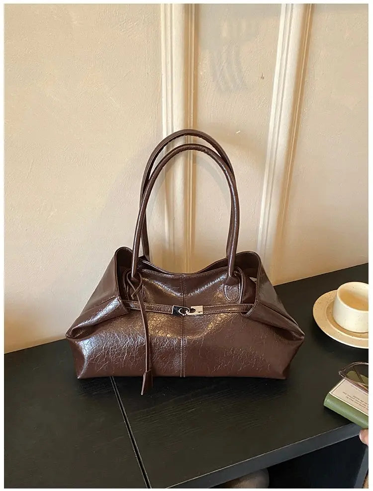 2026 New Large Capacity Soft Leather Pleated Women's Handbag Retro Commuter Tote Bag Quality Single Shoulder Slant Bag