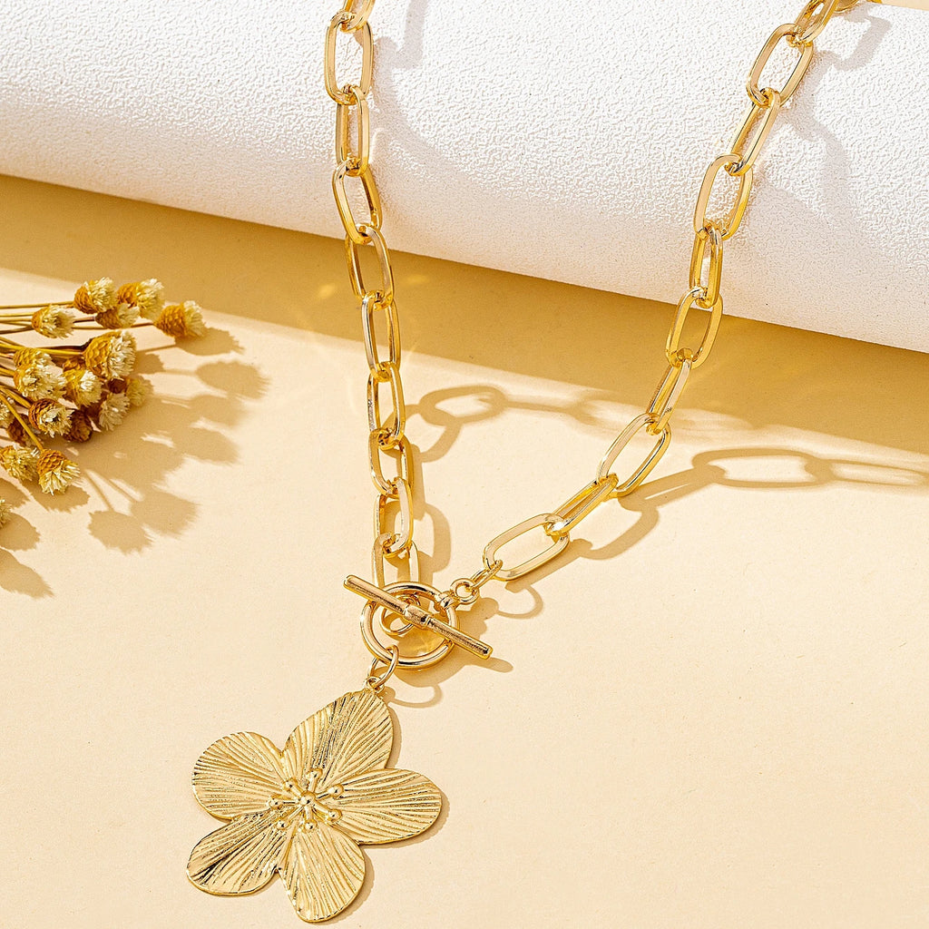 A Fashionable Women's Pendant Necklace, Vintage Simple Wisteria Flower Necklace, Elegant and Versatile Flower Pendant Necklace, No Box
