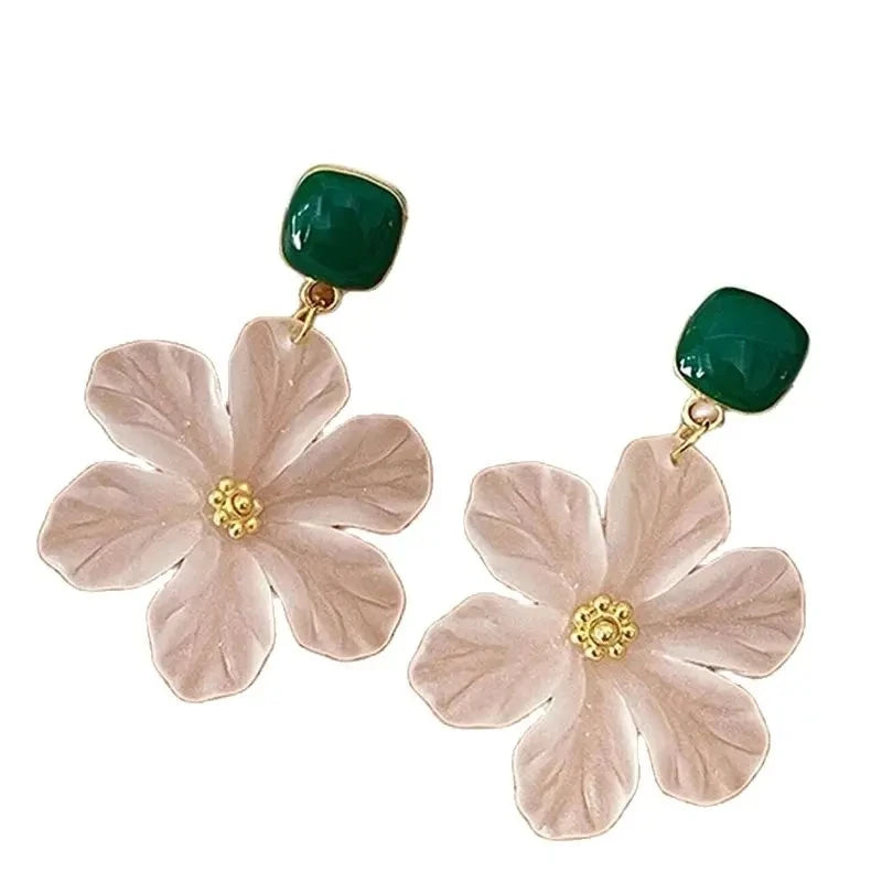 White Flower Charm Square Metal Green Epoxy Drop Earrings For Women Bohemia Romantic Camellia Flower Dangle Earrings Luxury