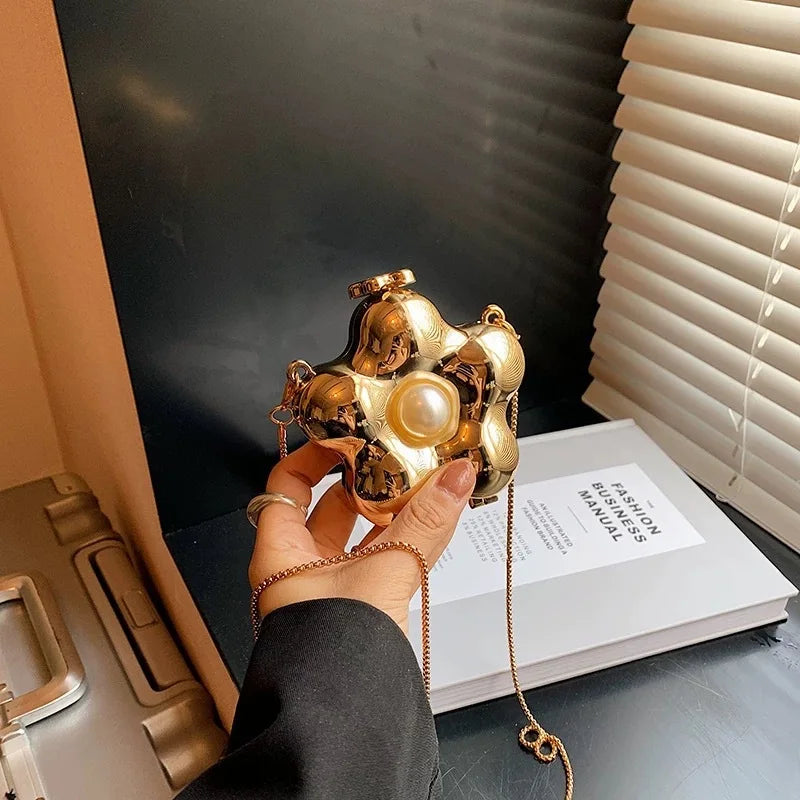 2026 New Summer Lipstick Bags for Women Fashion Pearl Mini Purse Crossbody Bag High Quality Gold Shell Bag Designer Shoulder Bag