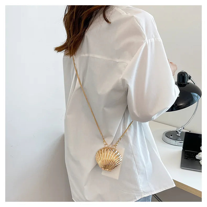 2026 New Summer Lipstick Bags for Women Fashion Pearl Mini Purse Crossbody Bag High Quality Gold Shell Bag Designer Shoulder Bag