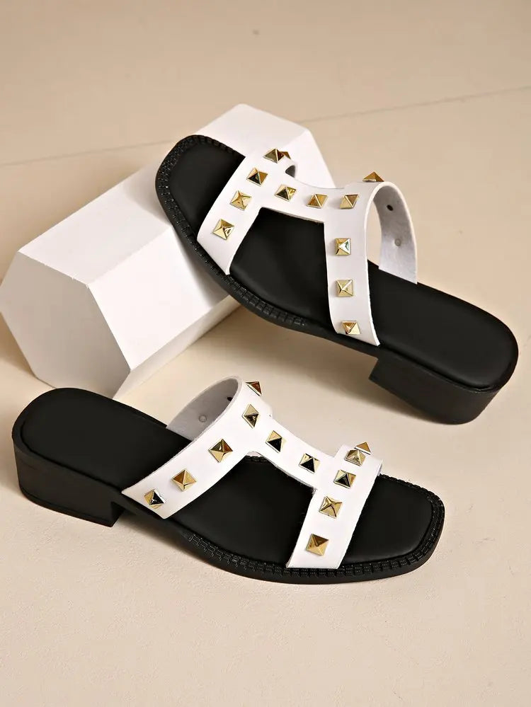New summer sandals for women, fashionable soft-soled outdoor wear