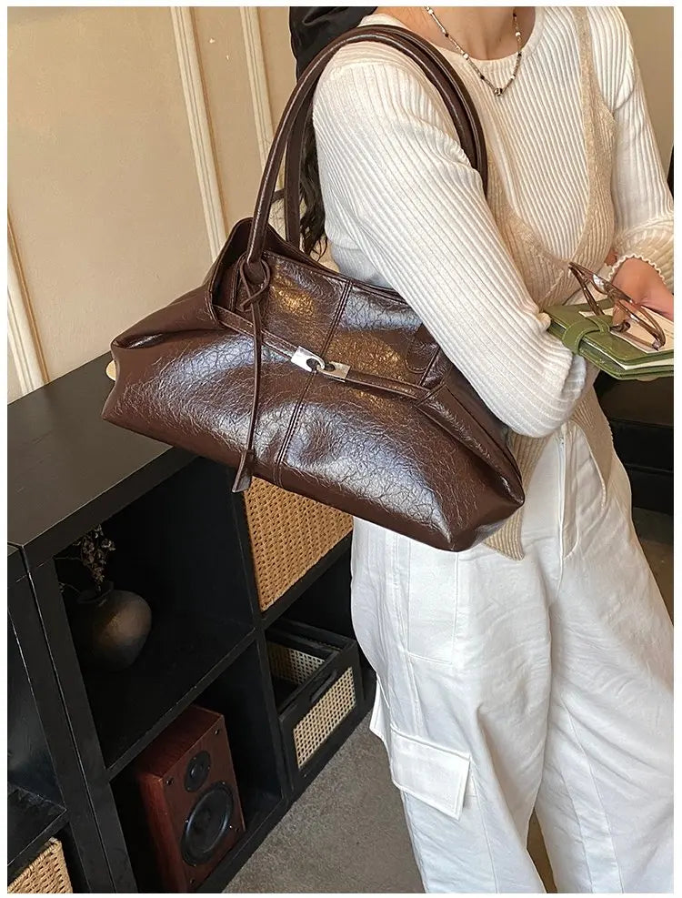 2026 New Large Capacity Soft Leather Pleated Women's Handbag Retro Commuter Tote Bag Quality Single Shoulder Slant Bag