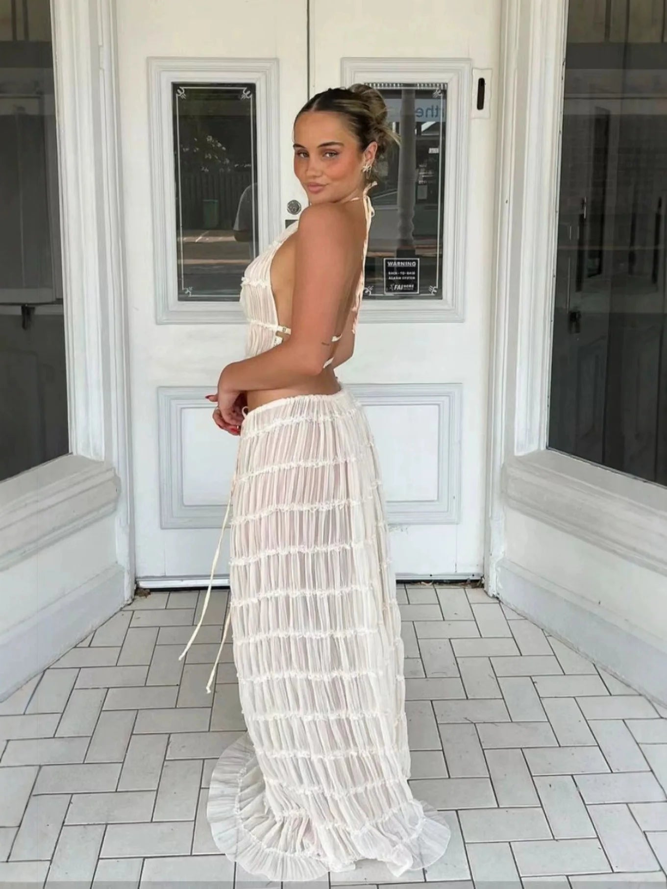 Summer new sexy halter top with exposed back and camisole, pleated lace vest, long skirt set