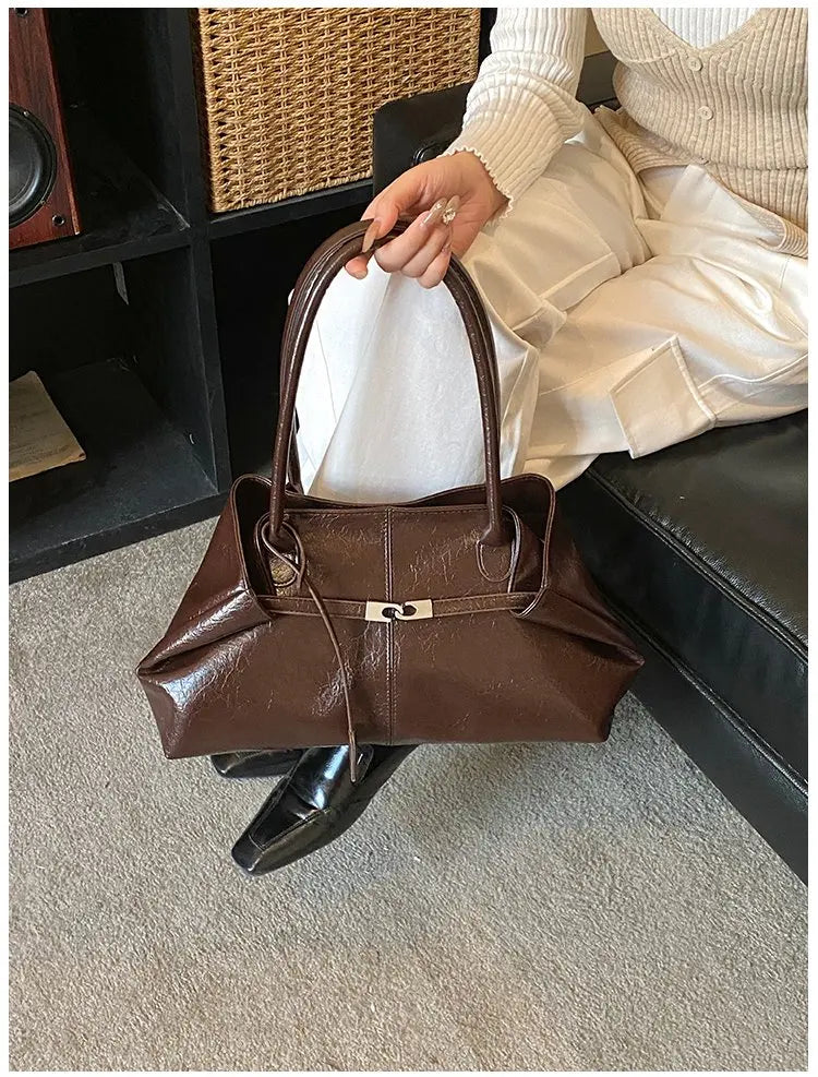 2026 New Large Capacity Soft Leather Pleated Women's Handbag Retro Commuter Tote Bag Quality Single Shoulder Slant Bag